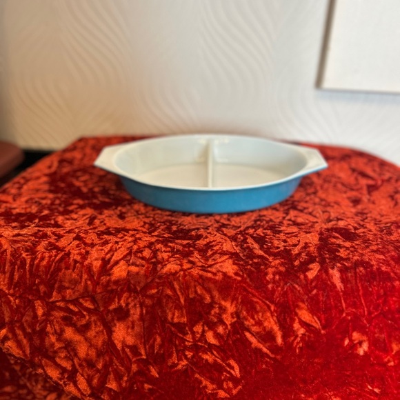Pyrex Blue and White Divided Serving Dish - Picture 1 of 6